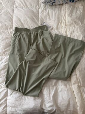 Lululemon Swift Wide Leg Mid Rise Pant